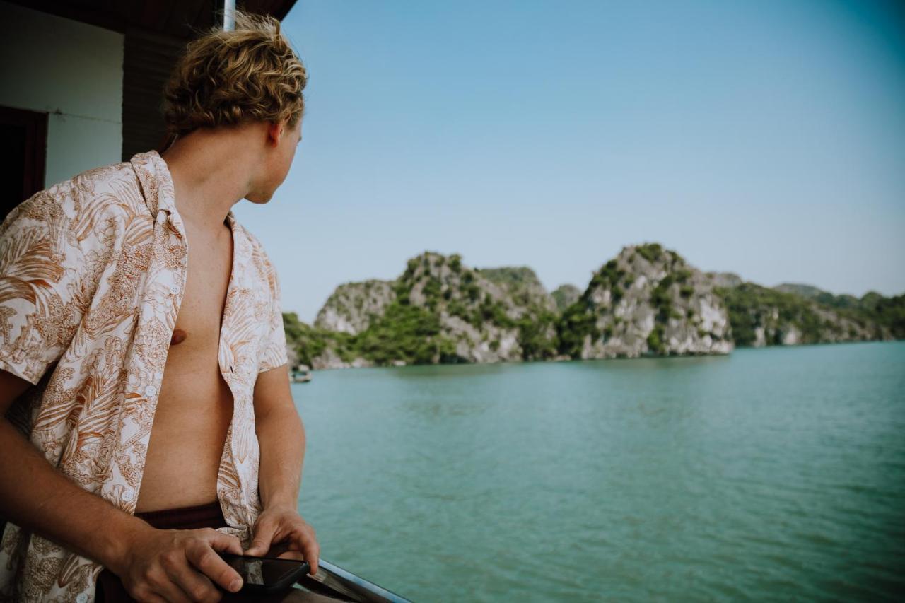 Cat Ba Bay Cruises Hotel Dong Khe Sau Екстериор снимка
