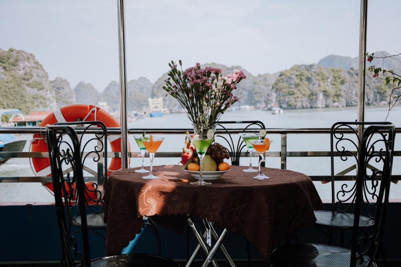 Cat Ba Bay Cruises Hotel Dong Khe Sau Екстериор снимка
