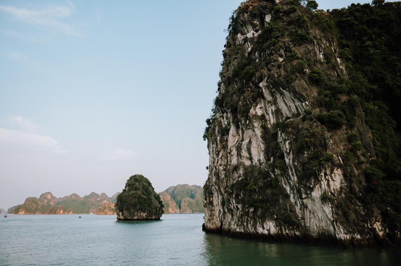 Cat Ba Bay Cruises Hotel Dong Khe Sau Екстериор снимка