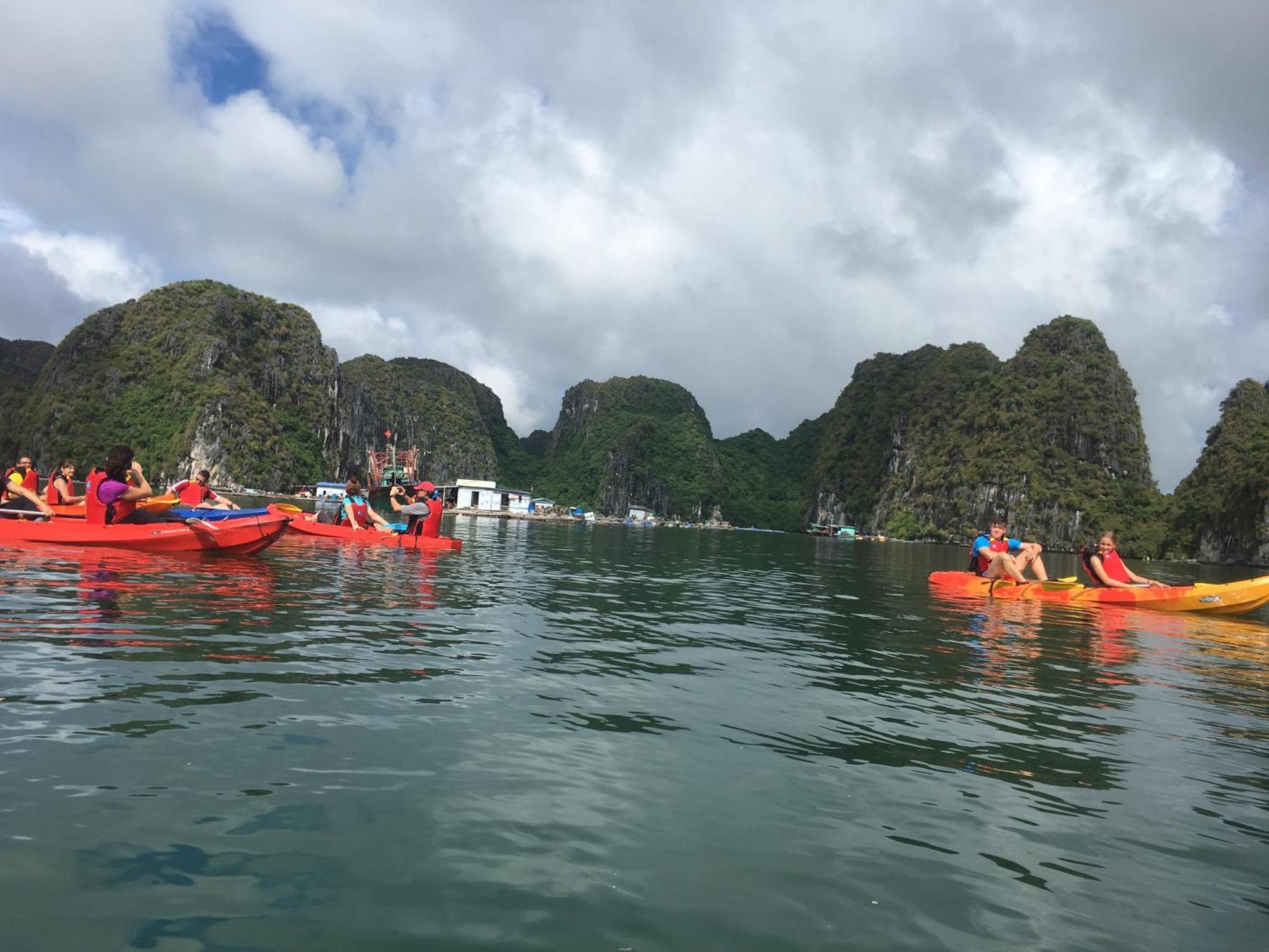 Cat Ba Bay Cruises Hotel Dong Khe Sau Екстериор снимка
